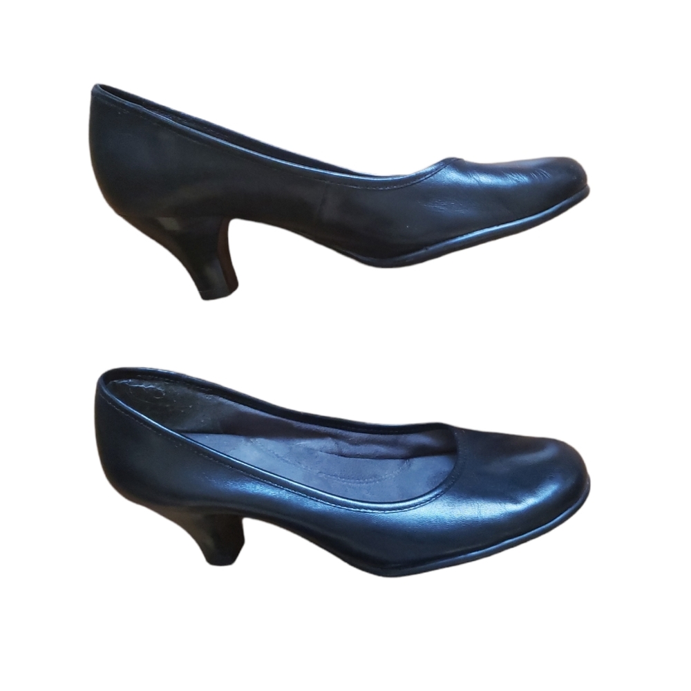 Aerosols Black Heels